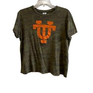 Women's Tailgate University of Tennessee Camo Tee. Size Medium